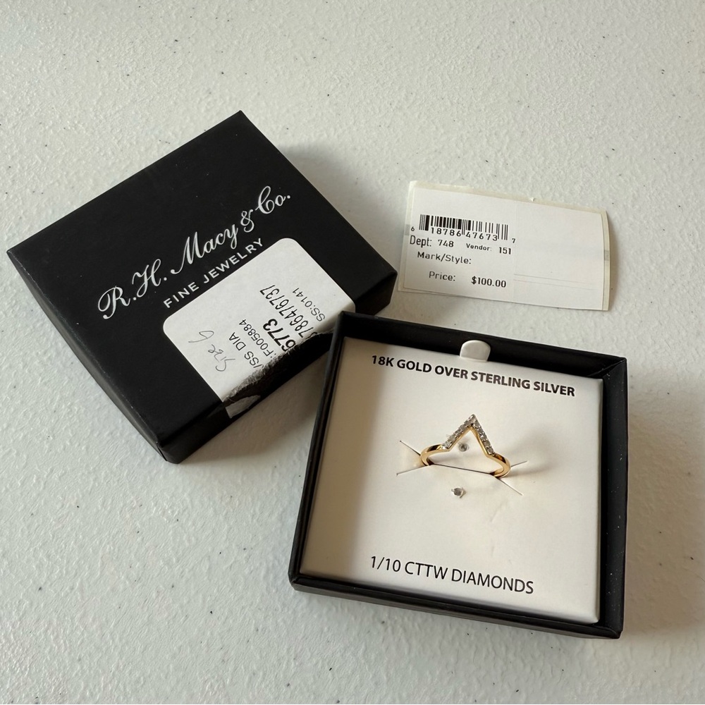 RH Macy’s & Co Gold plated 925 sterling Silver 1/10 carat Diamond Ring size 6